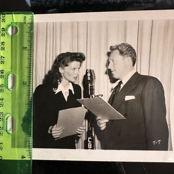 Vintage 1940s Katharine Hepburn & Spencer Tracy CBS Radio Show Photo 4x5 Inches - Picture 3 of 13